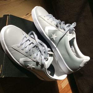 Unisex CONVERSE sneakers 11.5 men’s or 13 women’s